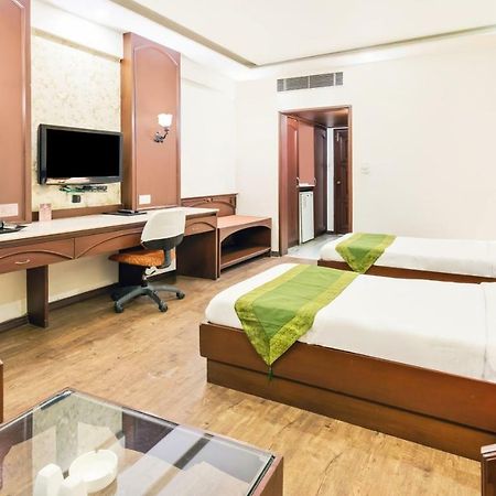 Hotel Crown Palace Indore Extérieur photo