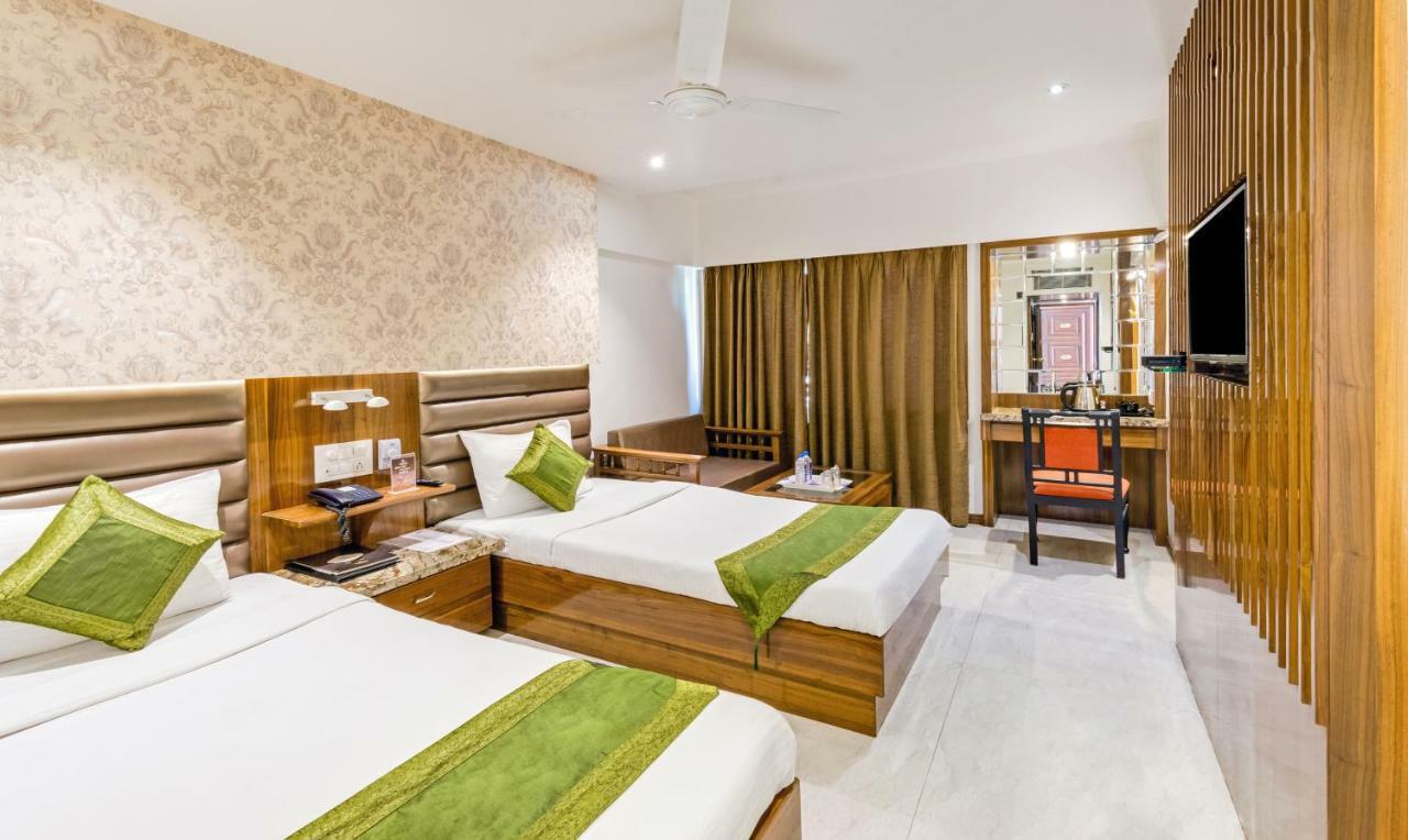 Hotel Crown Palace Indore Extérieur photo