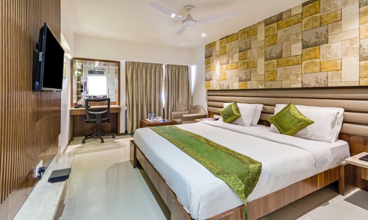 Hotel Crown Palace Indore Extérieur photo