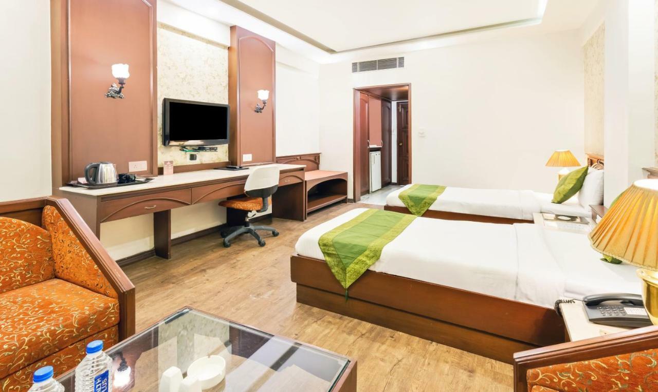 Hotel Crown Palace Indore Extérieur photo