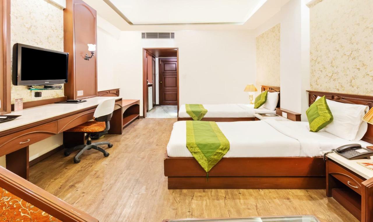 Hotel Crown Palace Indore Extérieur photo